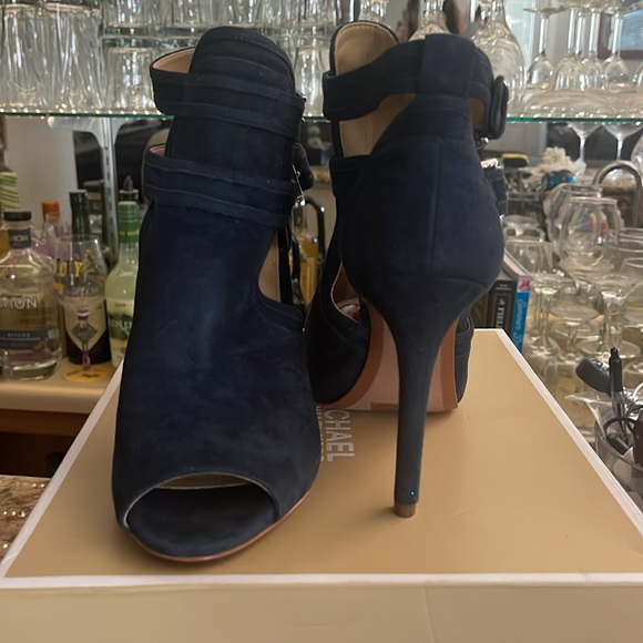 Micheal Kors Booties. Blue Suede. Size 11 - Picture 2 of 5